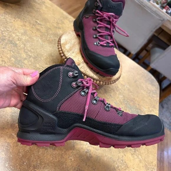 ECCO Women's Biom Gore-Tex Terrain Hiking Boots - Picture 3 of 12